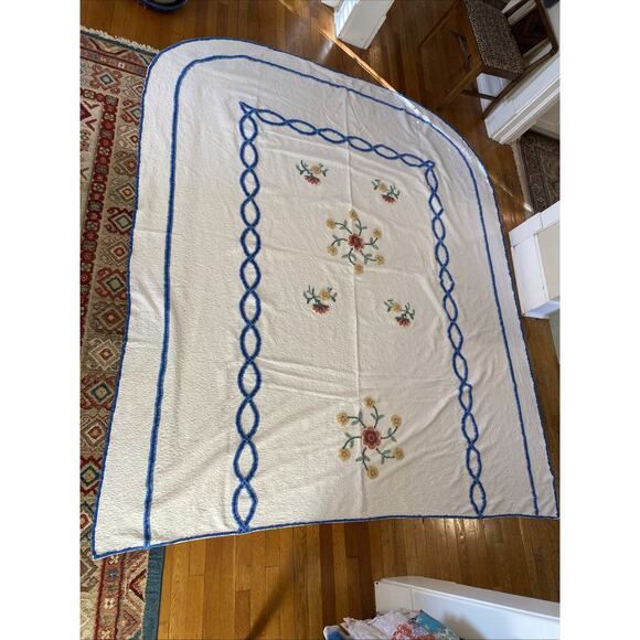 Vintage Floral Double Full Queen 100x 88 Chenille Bedspread MCM Classic Retro - Picture 3 of 11